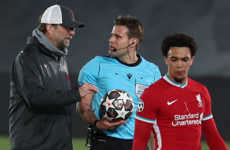 CBA积分榜中段竞争胶着