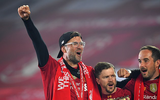 NBA-勇士主场对阵雄鹿 格林与裁判再起争执