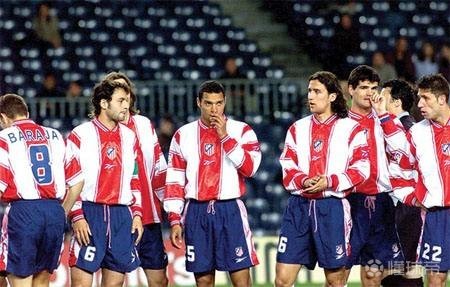 威少携手杜兰特拥抱重聚！火箭8换1大交易后陷入附加赛泥潭