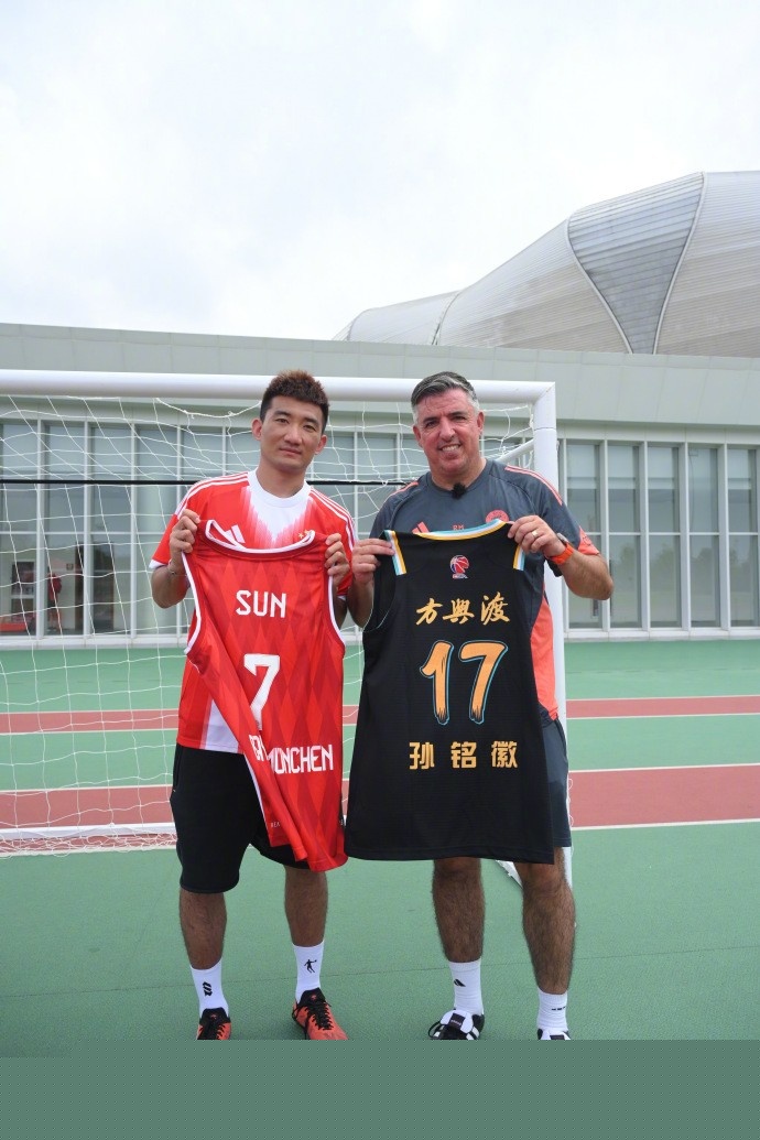 火箭终于赢了！杜兰特战斧劈扣 末节一波流收割比赛