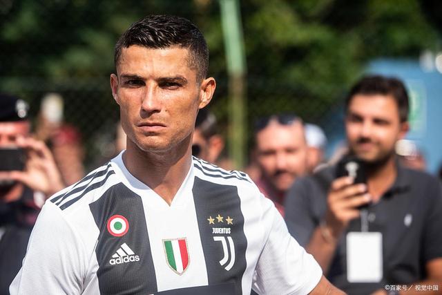 [国内足球]加布里埃尔横敲 蒯纪闻跟进打门得手